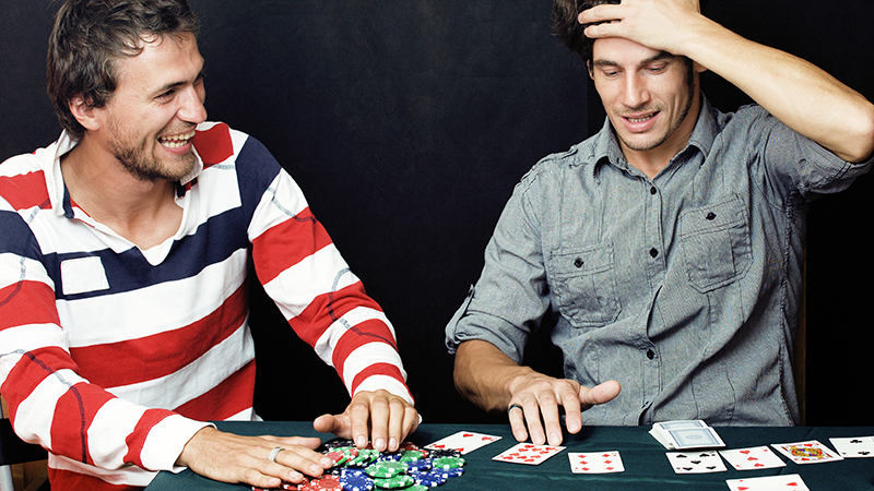 Consejos y estrategias para mejorar tus jugadas en el poker
